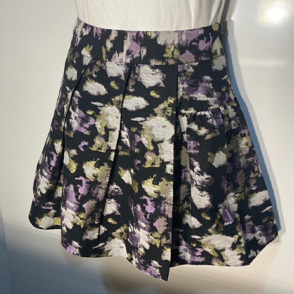 Banana Republic SZ 8 dressy black print pleated flare skirt